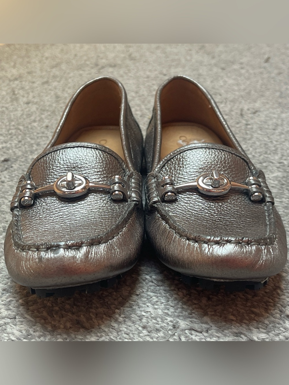 Coach silver leather Arlene driving loafers with logo hardware - size 6.5B - Picture 3 of 11